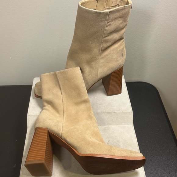 Sam Edelman Women's Tan Ankle Boots, size 8.5, Suede, NWOT - Picture 4 of 11